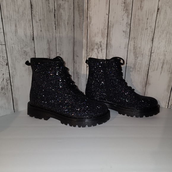 *SOLD* Steve Madden Black Chunky Glitter Boots Size 6 NWT - Picture 5 of 9